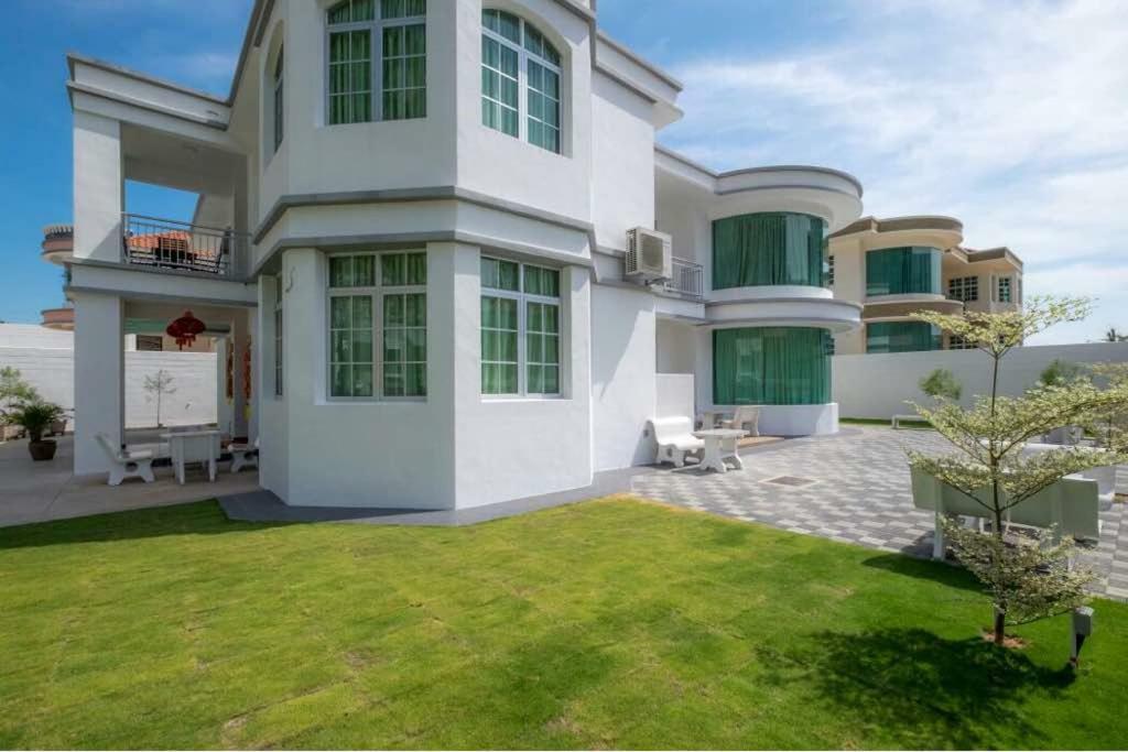6, Persiaran Tanjung Bunga 3 Villa Batu Ferringhi Kültér fotó